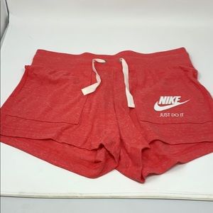 NWT Women’s Nike running shorts 5B